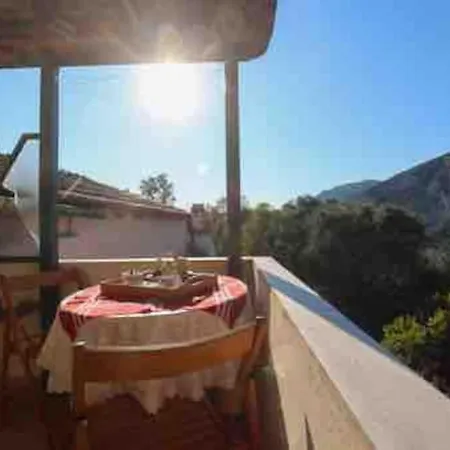 Vakantiehuis “ Nicolas Traditional House”