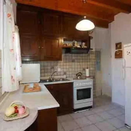 Vakantiehuis “ Nicolas Traditional House” Gardeládes